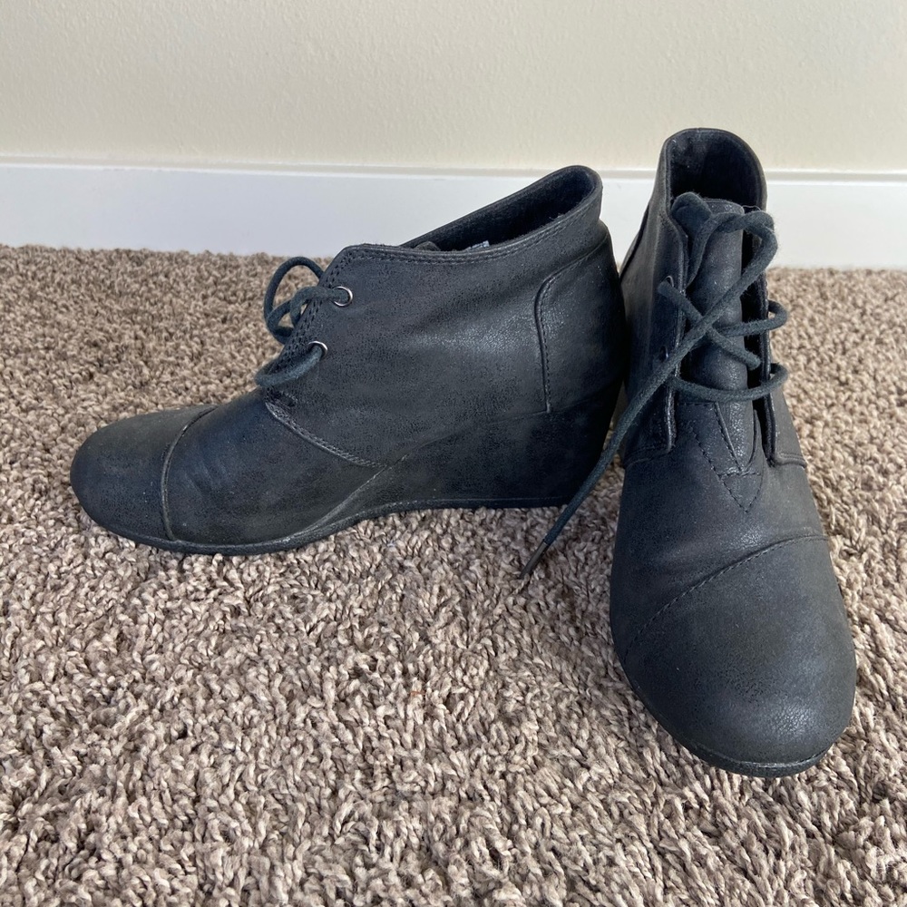 Black Toms wedges